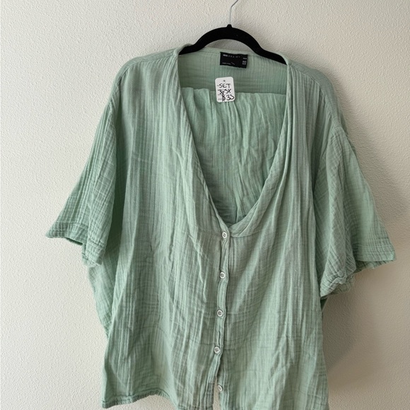 ASOS Curve Sage Green Button-Down Shirt - Picture 1 of 2